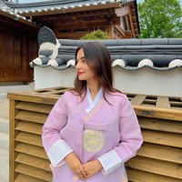 Begini potret cantiknya saat pakai hanbok.Foto: Instagram