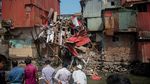 Bangunan Semi Permanen di India Ambruk, Belasan Warga Jadi Korban