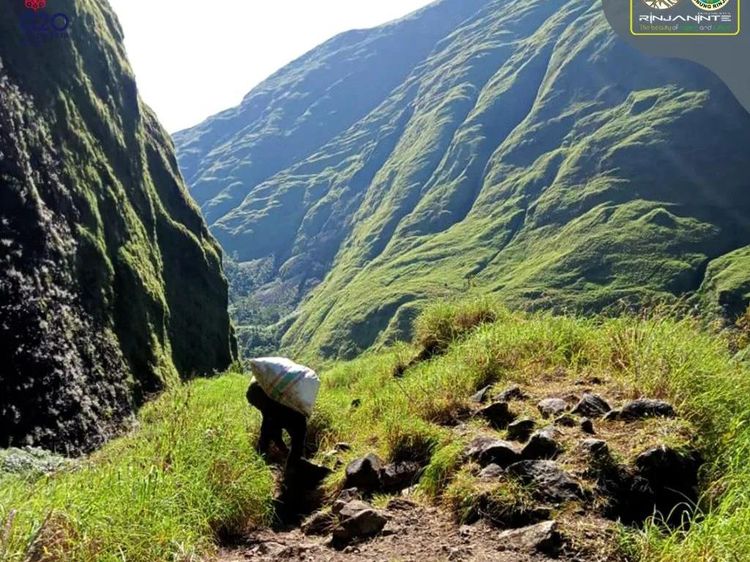 Salut! Foto Bersih Gunung Rinjani