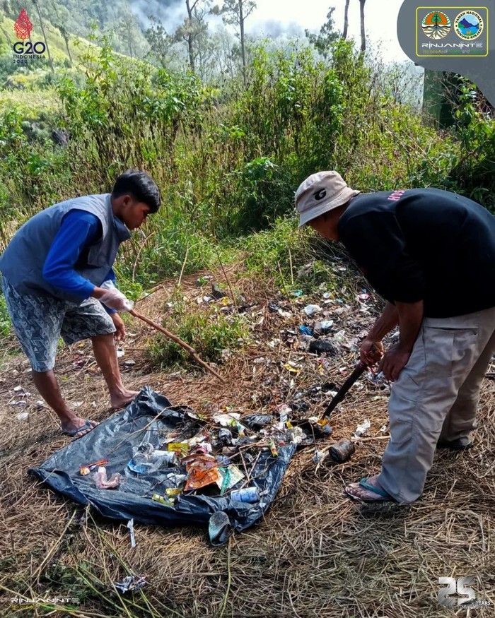 Bersih-bersih di Taman Nasional Gunung Rinjani Bersih-bersih di Taman Nasional Gunung Rinjani