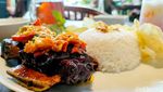 Bikin Ngiler! Iga Bakar Pedas Gurih Ini Cocok Buat Makan Siang