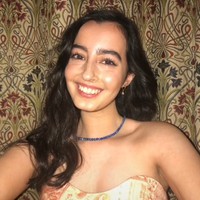 Setelah menderita karena perundungan juga proses operasi, begini penampilan Claire yang semakin cantik sekarang. Foto: TikTok Claire Elizabeth