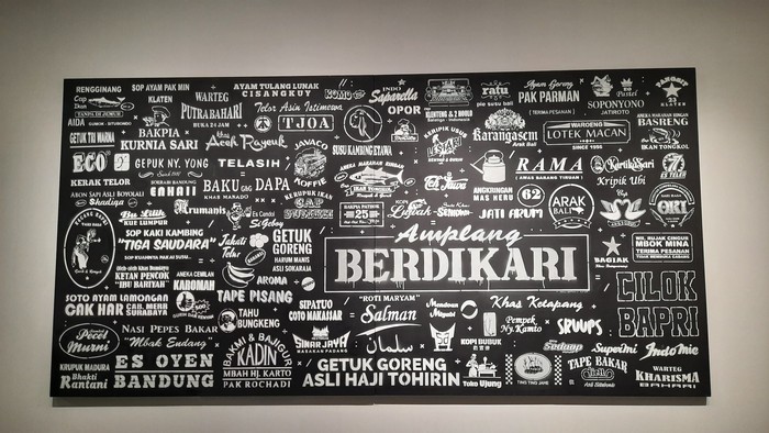 Distrik Seni X Sarinah Ragam karya seni di Distrik Seni X Sarinah
