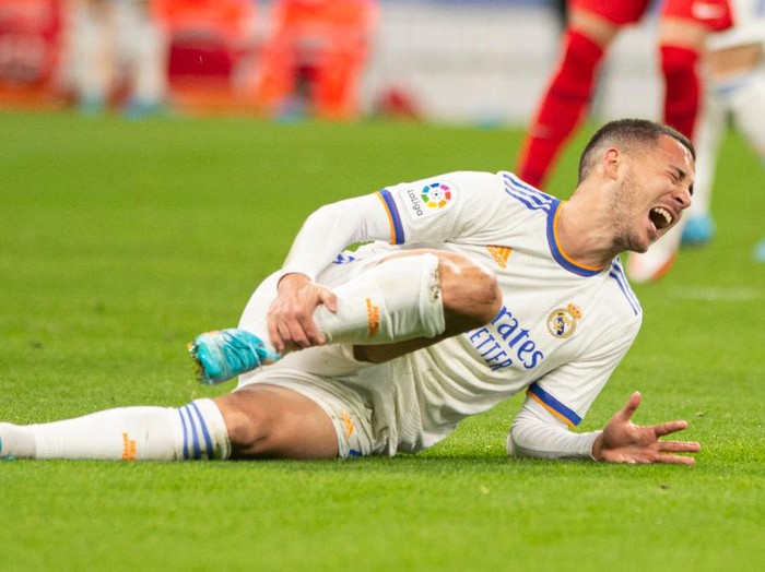 CADIZ, SPAIN - MAY 15: Eden Hazard of Real Madrid during the La Liga Santander  match between Cadiz FC v Real Madrid at the Estadio Ramon de Carranza on May 15, 2022 in Cadiz Spain (Photo by David S. Bustamante/Soccrates/Getty Images)