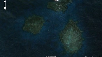 19 3845.99N 37 1742.17E, terdapar kapal kargo ferry yang tenggelam. Ini adalah The S.S. Jassim, kapal kargo dari Bolivia. Foto: Google Earth via Live Science