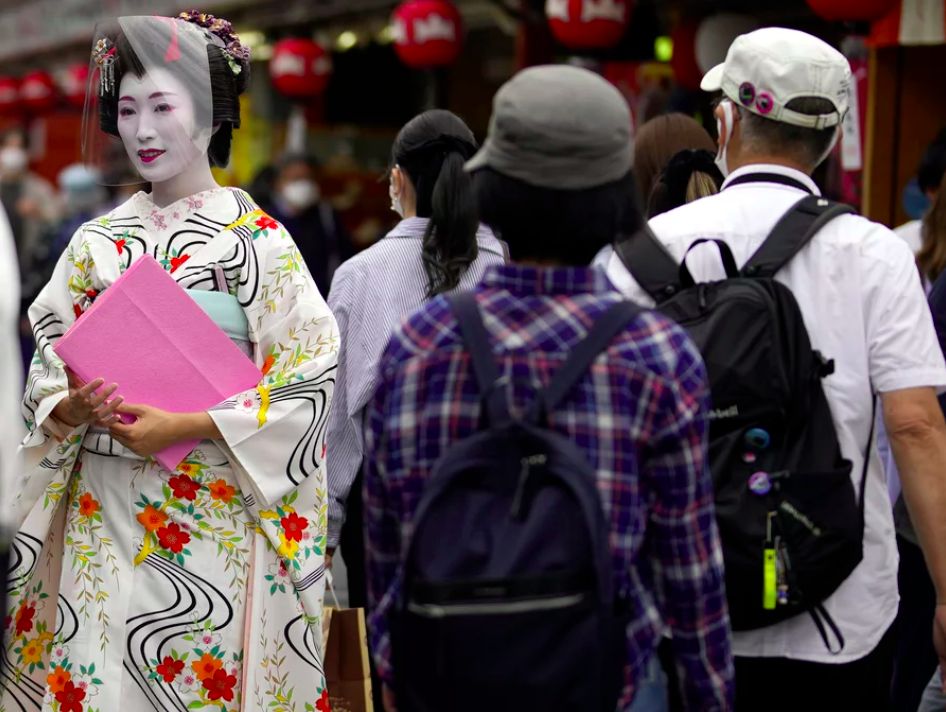 Hari pertama Jepang terima turis