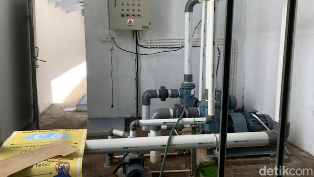 Instalasi pompa air di kolam olakan GPIB Sumber Kasih, Jaksel, 10 Juni 2022. (Mulia Budi/detikcom)