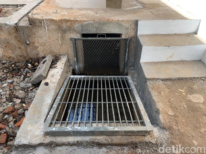 Instalasi pompa air di kolam olakan GPIB Sumber Kasih, Jaksel, 10 Juni 2022. (Mulia Budi/detikcom)