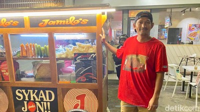 Ibnu Jamil Jualan Nasi Goreng Gerobakan, Harganya Rp 18 Ribuan