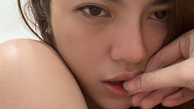 Senyum atau Cemberut, Julia Vio Punya Cara Buat Tarik Perhatianmu!