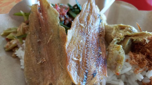 Kuliner Khas Desa Sangsit Sudang Lepet.