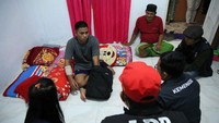 Warga yang luka telah mendapatkan pengobatan.