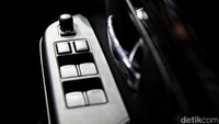 Penampakan sejumlah fitur di dalam kabin All New Ertiga Hybrid.