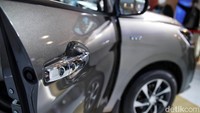 All New Ertiga Hybrid merupakan pengembangan dari All New Ertiga, terutama dalam hal teknologi. Hadir dengan sejumlah perubahan, satu yang paling menonjol adalah teknologi Suzuki Smart Hybrid yang lebih ramah lingkungan dan konsumsi bahan bakarnya lebih efisien dibandingkan dengan mobil bermesin konvensional.