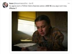 Meme Kemarahan dan Kesedihan Pengguna iPhone 7 Tak Dapat iOS 16