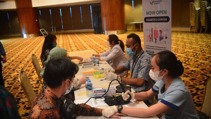 PT. Asuransi Umum Mega bersama Mayapada menggelar diskusi bertema “Obesitas, Pola dan Gaya Hidup Sehat”. Begini keseruannya.