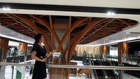  Seluruh tenant dan pengunjung Commercial Area Pacific Garden dipastikan mendapatkan kenyamanan yang ekstra karena penerapan standarisasi pembangunan area komersial yang digunakan, seperti parkiran yang memadai, 2 atrium yang luas, teknologi yang terbaru, serta prospek jangka panjang untuk para tenant di area Commercial Area karena lokasi yang sangat strategis. 