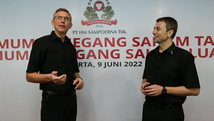Momen Pergantian Presiden Direktur PT HM Sampoerna PT HM Sampoerna Tbk, menggelar Rapat Umum Pemegang Saham Tahunan (RUPST) pada Kamis (9/6/2022) di Jakarta.