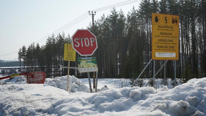 Road signs are seen at the Imatra border crossing with Russia, amid Russias invasion of Ukraine, in Imatra, Finland March 23, 2022. REUTERS/Essi Lehto/File Photo