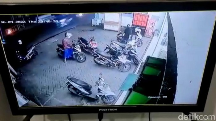 Pencurian motor di minimarket yang ada di Pasuruan makin merajalela.