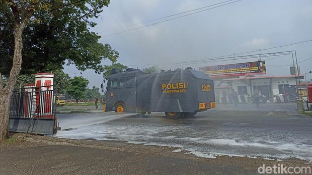 Penutupan Pasar Hewan Dimoro Blitar