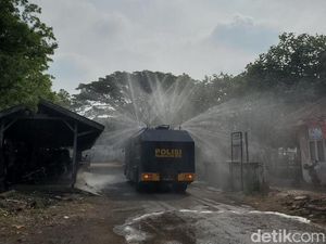 Satgas PMK Nganjuk Sterilkan Pasar Hewan Tangkal Wabah PMK