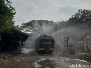 Satgas PMK Nganjuk Sterilkan Pasar Hewan Tangkal Wabah PMK