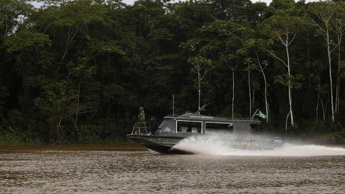 Seorang jurnalis Inggris dan ahli adat dari Brasil hilang di area hutan Amazon sejak beberapa hari yang lalu. Proses pencarian keduanya masih terus dilakukan.
