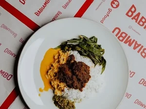 8 Fakta Geger Nasi Padang Babi di Jakarta