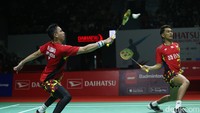 Duel ganda putra Fajar/Rian vs Lee Yang/Wang Chi Lin di Istora Senayan, Jakarta, Jumat (10/6/2022) malam WIB berjalan sengit di awal. Namun, Fajar/Rian mampu memimpin 7-5 dan mencapai 11-8 di interval.