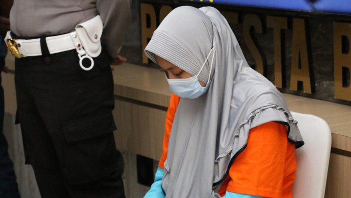 Sherly Wahyuni usai ditangkap