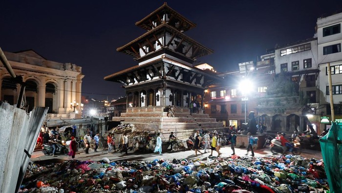 Situs Warisan Dunia UNESCO di Nepal Dipenuhi Sampah, Ini Fotonya Sampah menumpuk di kawasan Kathmandu, Nepal. Tumpukan sampah bahkan terlihat di sepanjang jalan di Bashantapur Durbar Square, sebuah situs warisan dunia UNESCO.