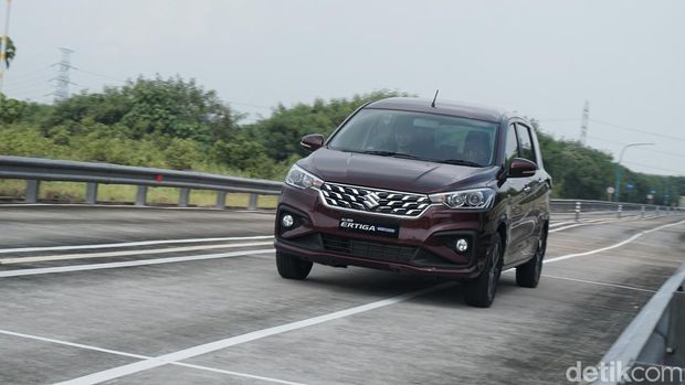 Suzuki Ertiga Hybrid GX Suzuki Ertiga Hybrid GX