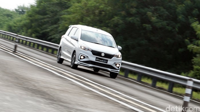 Suzuki Ertiga Hybrid SS