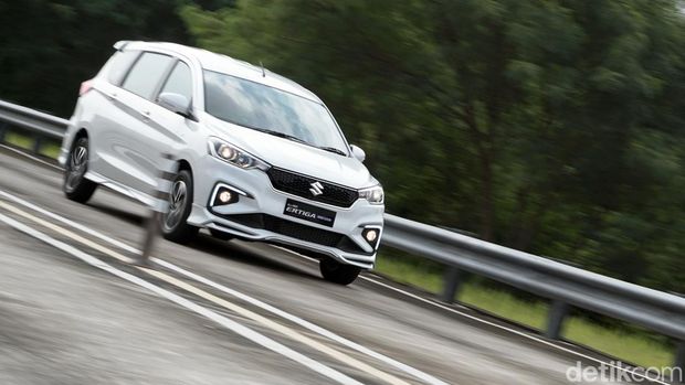 Suzuki Ertiga Hybrid SS Suzuki Ertiga Hybrid SS