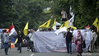 Sejumlah massa mendatangi Kedubes India, Jakarta, Jumat (10/6/2022).