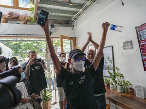 Resmi Legal, Warga Thailand Borong Minuman sampai Permen Ekstrak Ganja