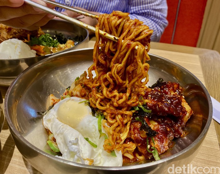 Ultra Ramyeon, resto Korea yang wajib dikunjunci pecinta drakor.