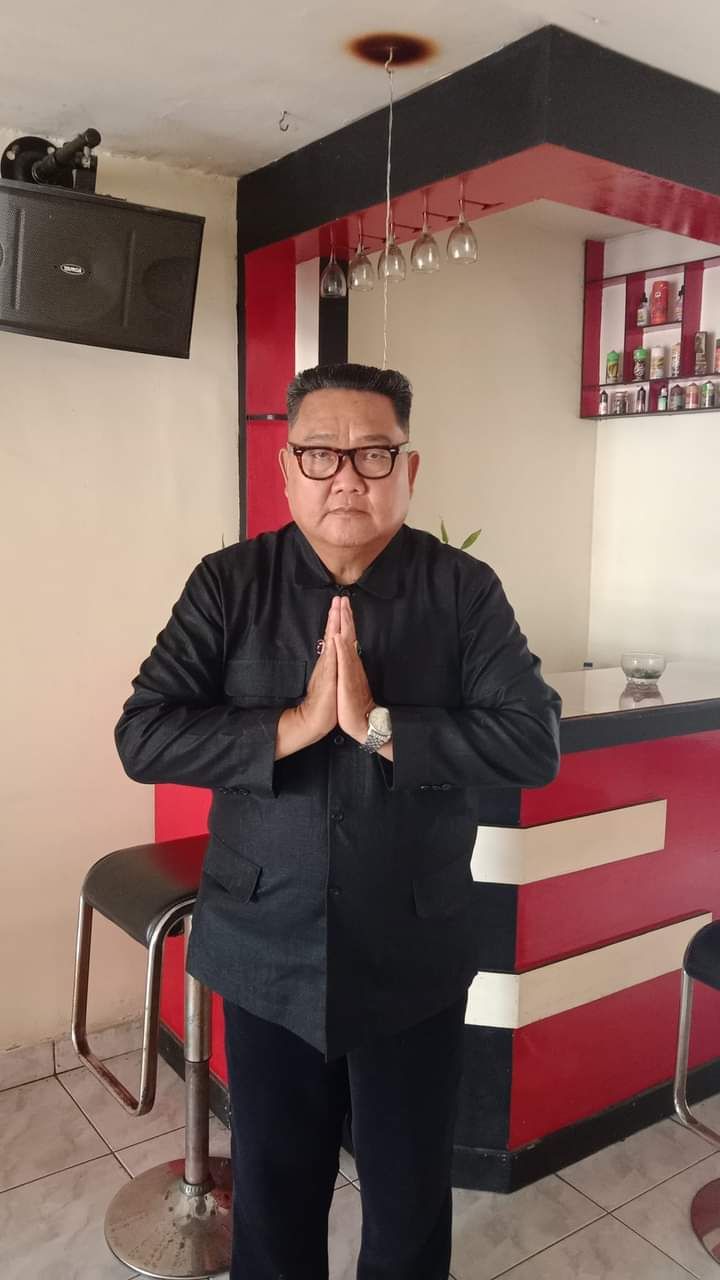 Wakacung Tanarya, Kim Jong Un 'KW'