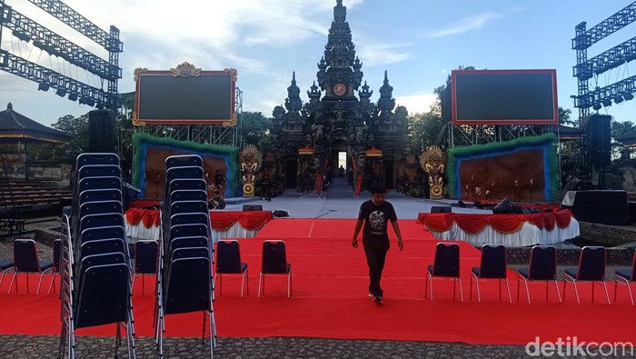 Tercatat sebanyak 127 Industri Kecil Menengah (IKM) akan meramaikan pelaksanaan Pesta Kesenian Bali (PKB) ke-44 yang akan digelar pada 12 Juni-10 Juli 2022 bertempat di Art Center Denpasar, Bali.