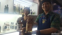 Dirinya juga menuturkan, bagi para IKM yang belum berkesempatan untuk ikut dalam pameran kali ini nantinya bisa ikut dalam pameran selanjutnya karena masih akan ada pameran IKM Bali Bangkit Tahap 6,7 dan lainnya.   