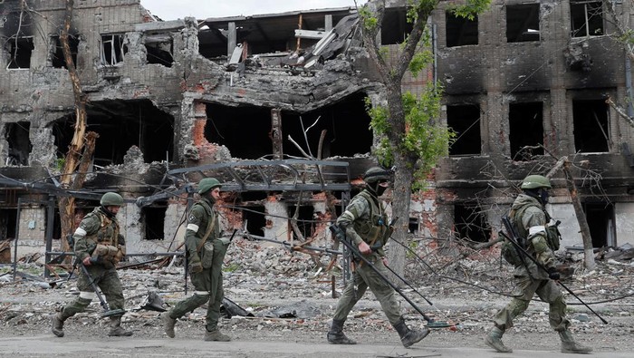 Perang Ukraina melawan Rusia masih belum juga usai. Tak hanya itu, kini Ukraina sedang dilanda wabah penyakit kolera, tepatnya di kota Mariupol.