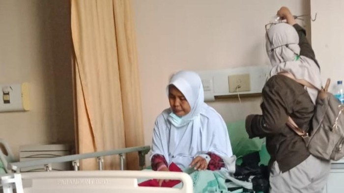Calon jemaah haji asal Majalengka yang dirawat di RSUD Bekasi karena sakit.