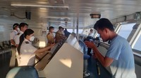 Petualang sekaligus influencer @catatanbackpacker, Ashari Yudha berlayar selama 6 hari dengan kapal Pelni KM Dorolonda dari Jakarta hingga ke Ambon, Maluku, Sabtu (11/6).