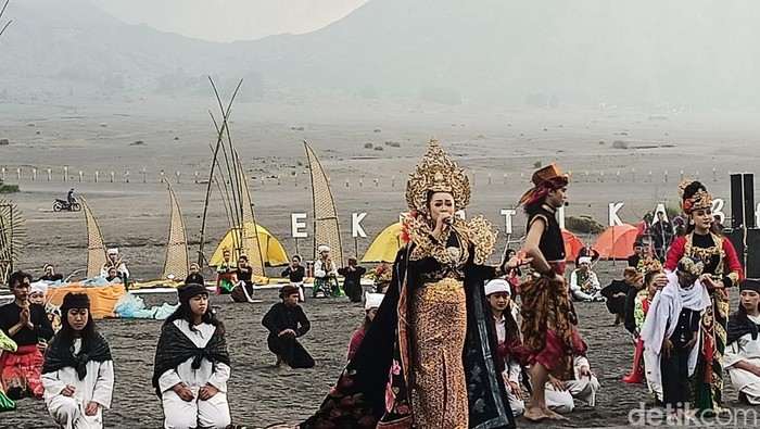 Eksotika Bromo 2022 kembali digelar di lautan pasir secara langsung