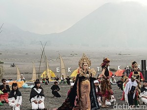 Eksotika Bromo 2022 Sambut Yadnya Kasada