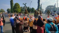 Foto: 17 helaran khas Ciamis ditampilkan pada Galuh Ethnic Carnival (Dadang Hermansyah/detikJabar).