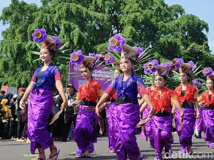 Potret Keseruan Galuh Ethnic Carnival di Ciamis