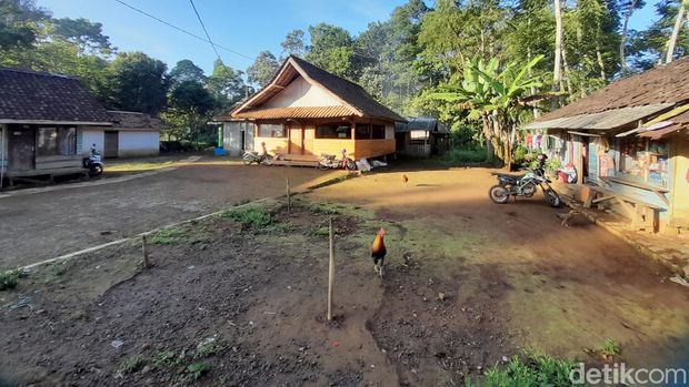 Kampung Cigumentong, Sumedang