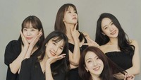 Untuk pertama kalinya, Heo Youngji berkumpul bersama Kang Jiyoung dan Nicole Jung yang hengkang sebelum Youngji bergabung. Foto: (dok. Instagram)